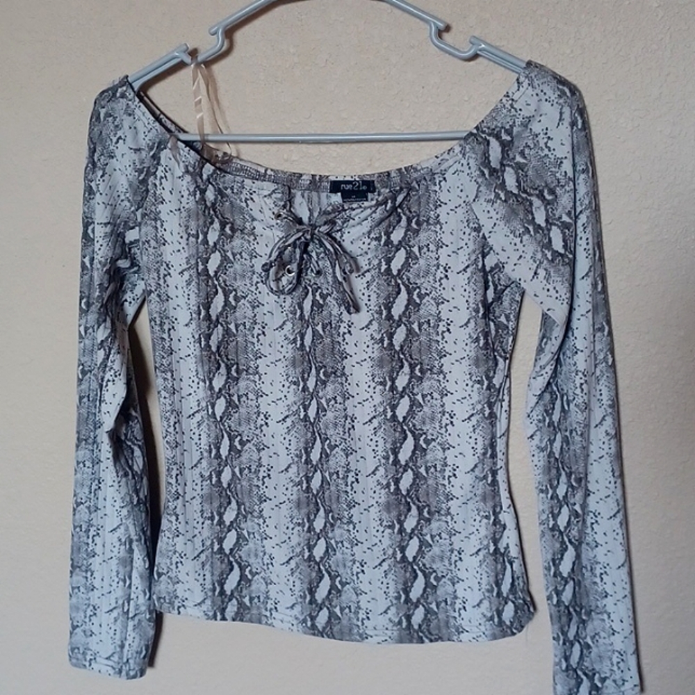 Off the shoulder long sleeve